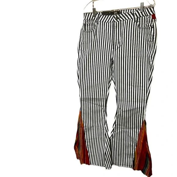 NWT L&B serape striped flare pants. Size 18. Never worn. Excellent condition. - Picture 3 of 6